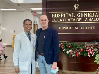 DR OSCAR VIDAL Y DR JIOMAR FIGUEROA, GERENT DE L'HOSPITAL GENERAL DE LA PLAZA DE LA SALUD (SANTO DOMINGO)