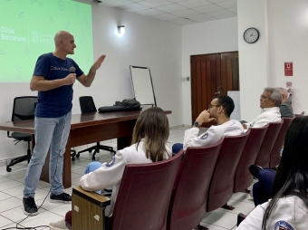 CONFERENCIA SOBRE OPERACIONES DEL TIROIDES. DR. OSCAR VIDAL  